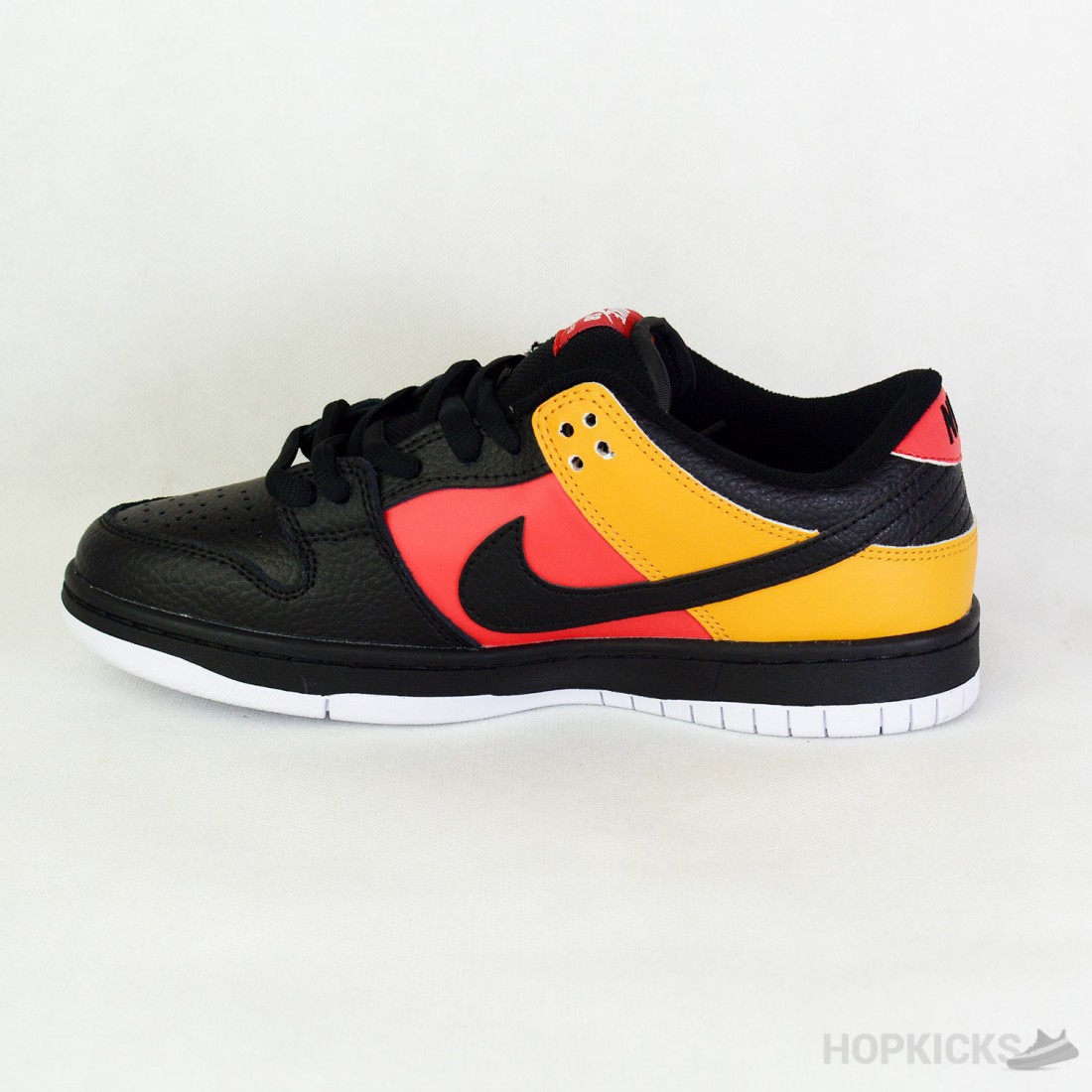 SB Dunk Low Raygun Black